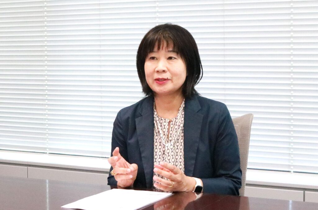 J.フロント リテイリングのCDP支援事例インタビューにおける、小林氏のインタビュー風景