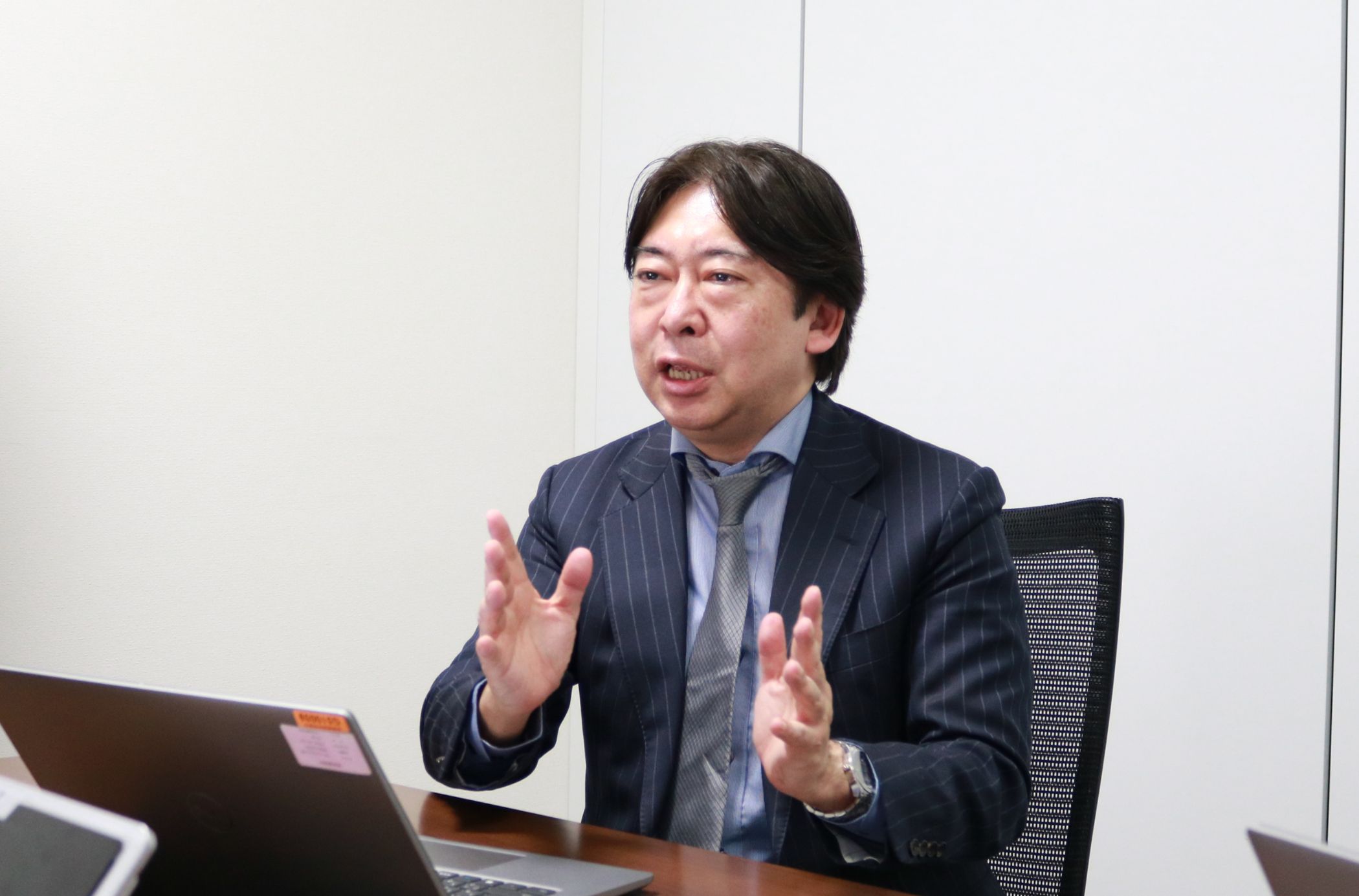 荏原環境プラントの支援事例インタビューにおける、佐藤 氏のインタビュー風景